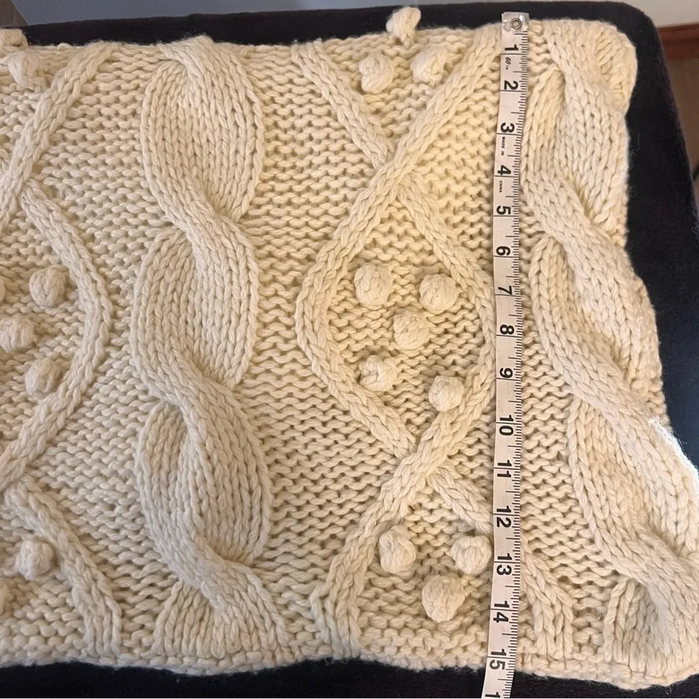 Pottery Barn Cream Sweater Pillow Shams Set, Zipper closure, soft. 2 Shams 16x26